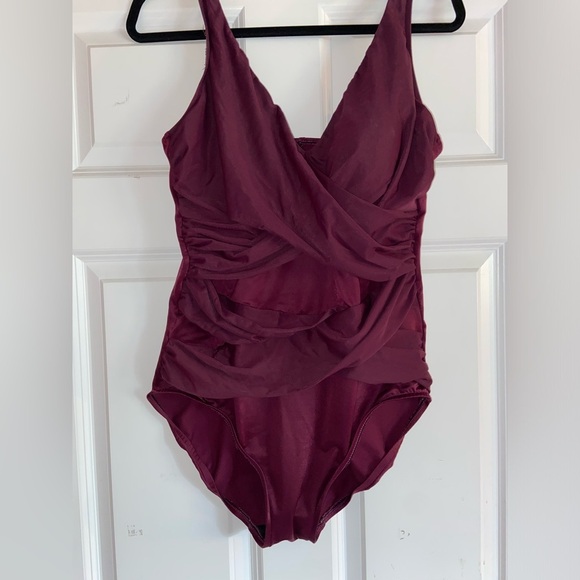 MiracleSuit Women’s Medium Elegant Burgundy One-Piece Swimsuit - Picture 1 of 6